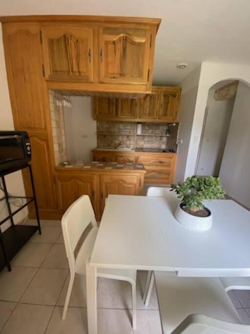 Apartamento Le Provence Avec Piscine, Climatisation Et Parking Uzès Exterior foto